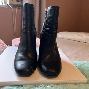 👢 Steve Madden Heel Booties